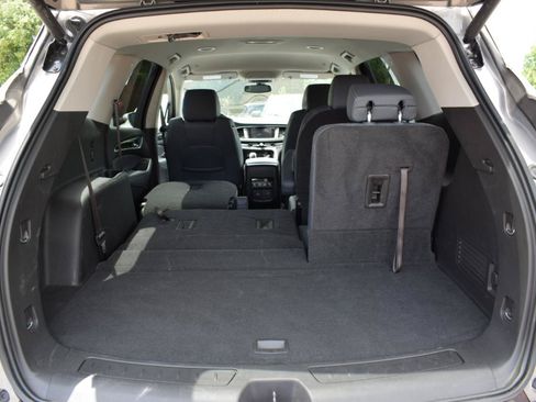Used 2019 Buick Enclave Essence FWD image 37