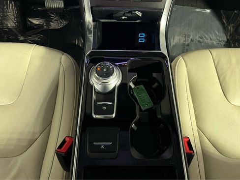 Used 2019 Ford Edge Titanium w/ Cold Weather Package image 12