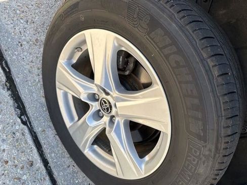 Used 2024 Toyota Highlander LE image 29