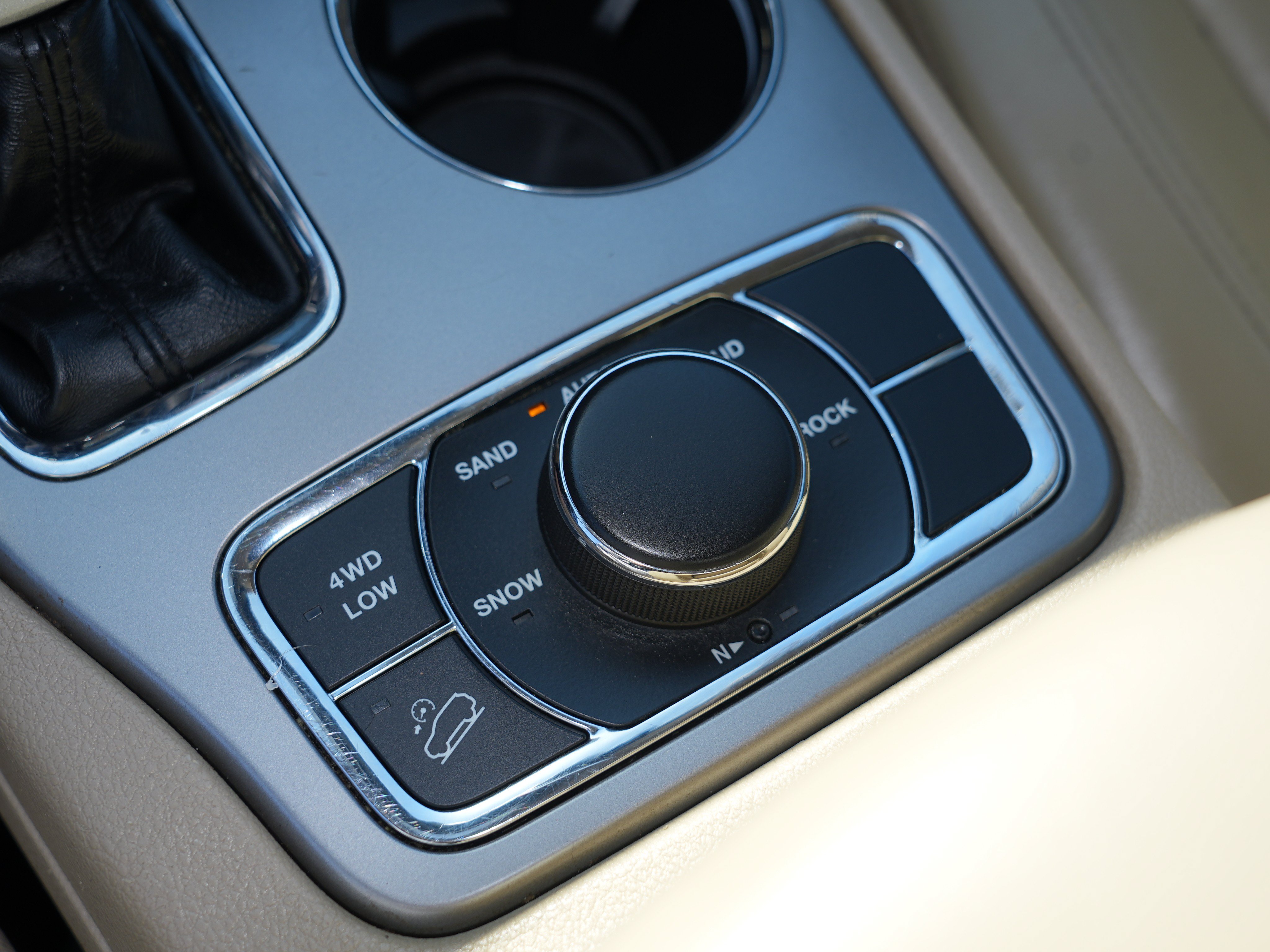 Used 2021 Jeep Grand Cherokee Limited AWD/4WD image 30