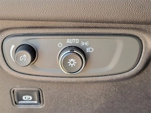 Used 2018 GMC Terrain SLE w/ Driver Convenience Package image 24