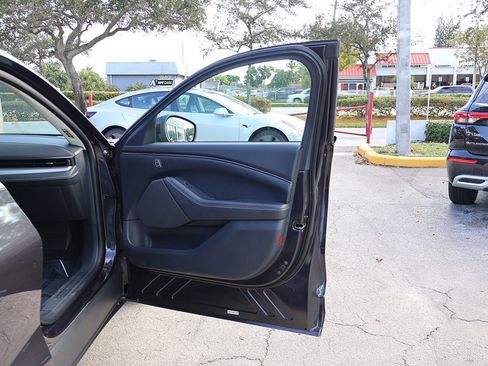 Used 2022 Ford Mustang Mach-E Select image 23