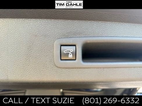 Used 2023 Toyota Sienna Platinum AWD/4WD image 19