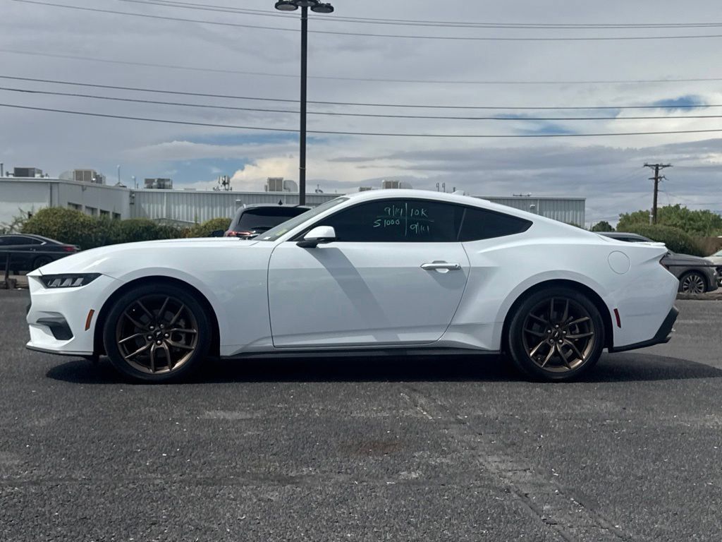 Used 2025 Ford Mustang Premium RWD image 5