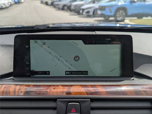 Used 2017 BMW 320i xDrive 320i xDrive image 26