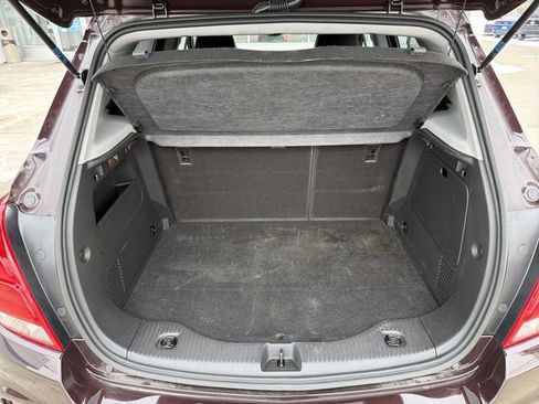 Certified 2022 Chevrolet Trax LT w/ LT Convenience Package image 24