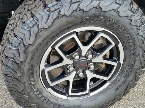 Used 2024 Jeep Wrangler Unlimited Rubicon AWD/4WD image 7