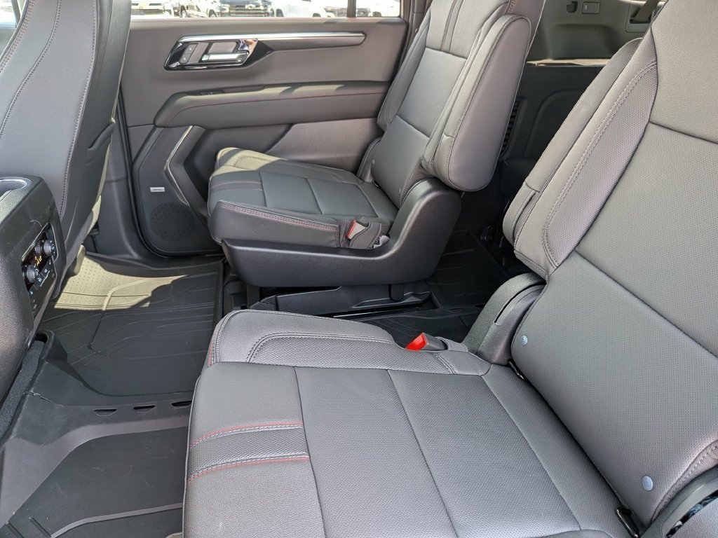 New 2026 Chevrolet Suburban RST w/ Comfort Package RWD image 31