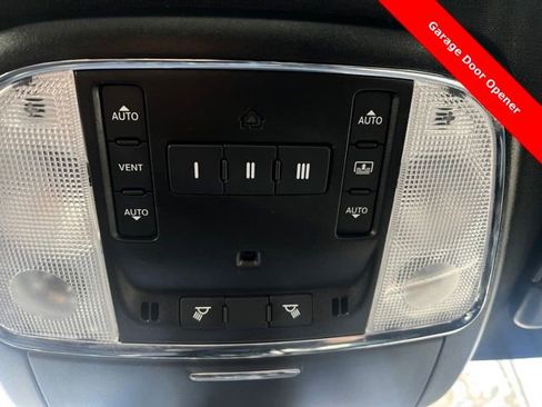 Used 2023 Chrysler 300 S image 35