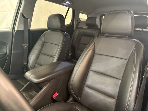 Used 2024 GMC Terrain SLT AWD/4WD image 13
