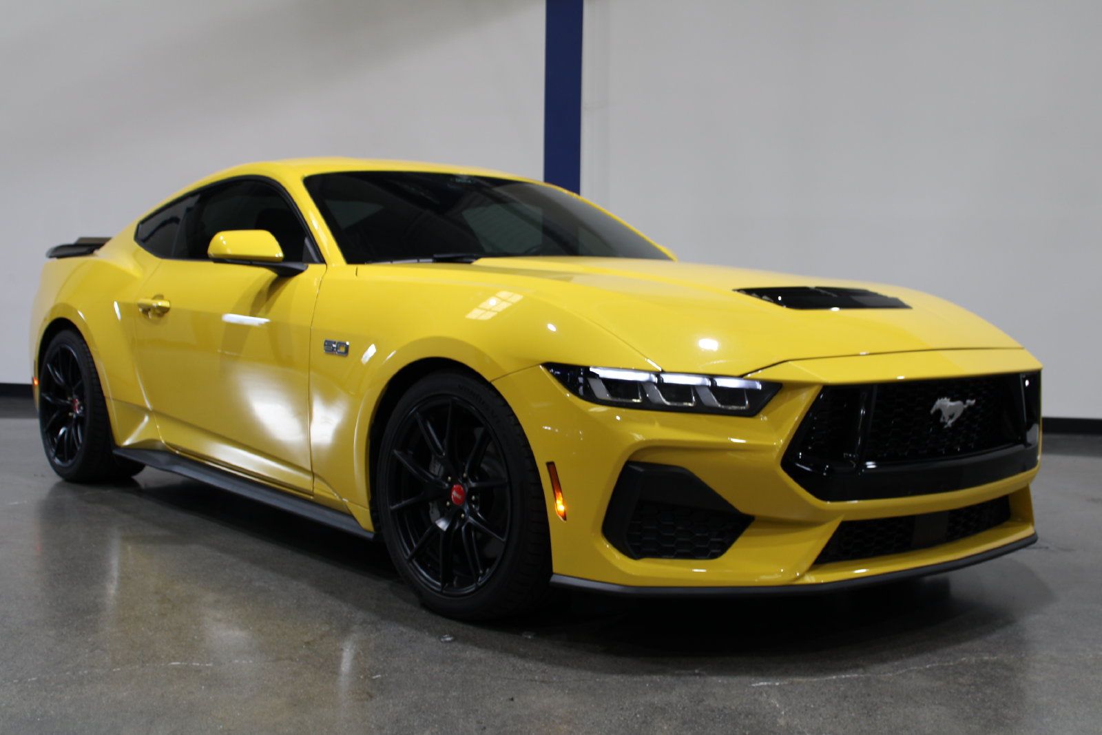 Used 2024 Ford Mustang GT RWD image 3
