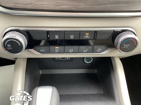 Used 2025 Nissan Altima 2.5 SV FWD image 17
