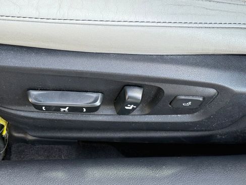 Used 2013 Lexus ES 350 w/ Luxury Pkg image 14