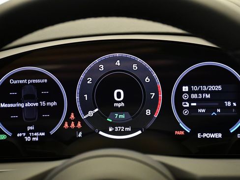 Certified 2026 Porsche Cayenne E-Hybrid AWD/4WD image 30