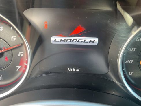 Used 2016 Dodge Charger SRT image 10