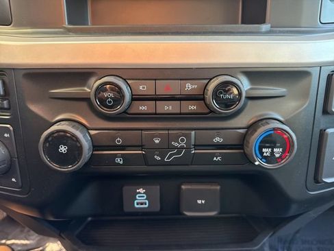 Used 2025 Ford F350 XLT w/ 360-Degree Camera Package AWD/4WD image 16