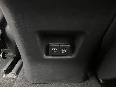 Used 2020 Toyota RAV4 XLE Premium image 13