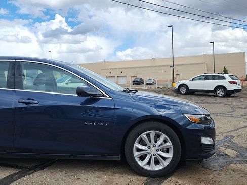 Used 2022 Chevrolet Malibu LT FWD image 4