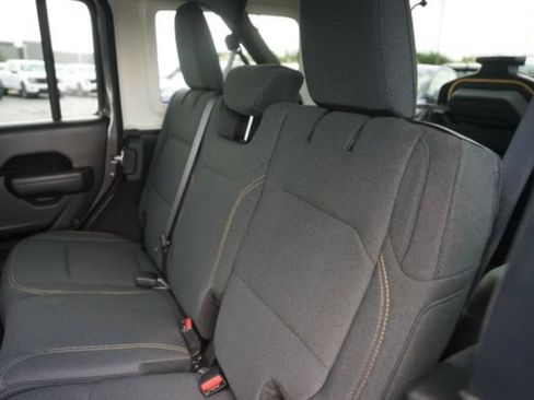 Used 2025 Jeep Wrangler Unlimited Sport AWD/4WD image 13