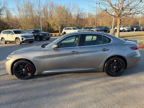 Used 2018 Alfa Romeo Giulia AWD image 4