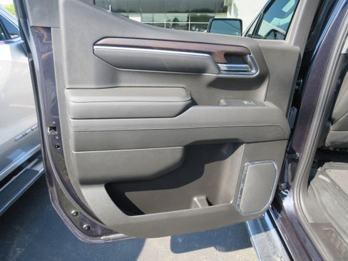 Used 2022 GMC Sierra 1500 SLT w/ SLT Premium Plus Package image 9