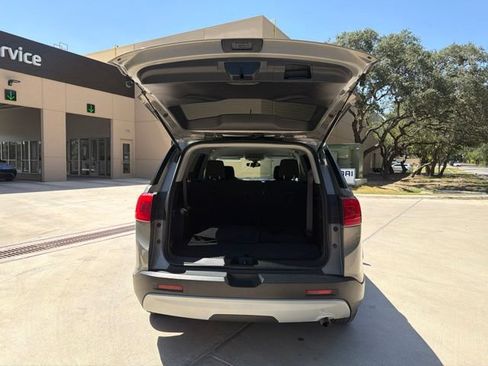 Used 2019 GMC Acadia SLE FWD image 4
