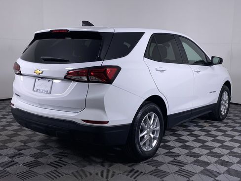 Certified 2024 Chevrolet Equinox LS w/ LS Convenience Package image 18
