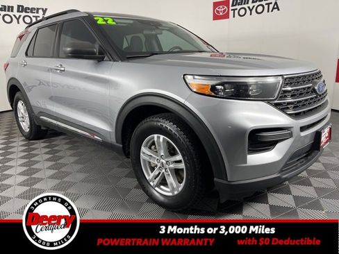Used 2022 Ford Explorer XLT image 1