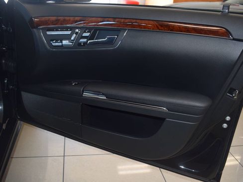 Used 2011 Mercedes-Benz S 550 image 12