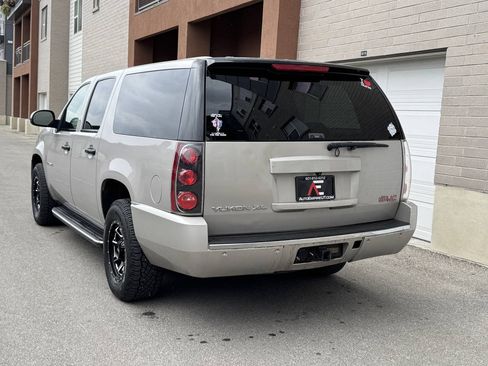 Used 2007 GMC Yukon XL Denali AWD/4WD image 3
