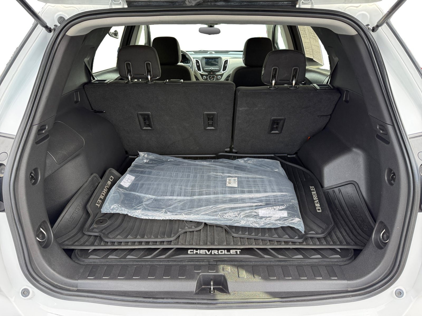 Used 2019 Chevrolet Equinox LS w/ LS Convenience Package FWD image 17