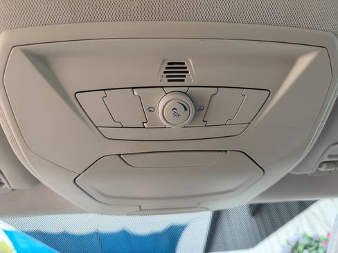 Used 2013 Ford Focus Titanium FWD image 22