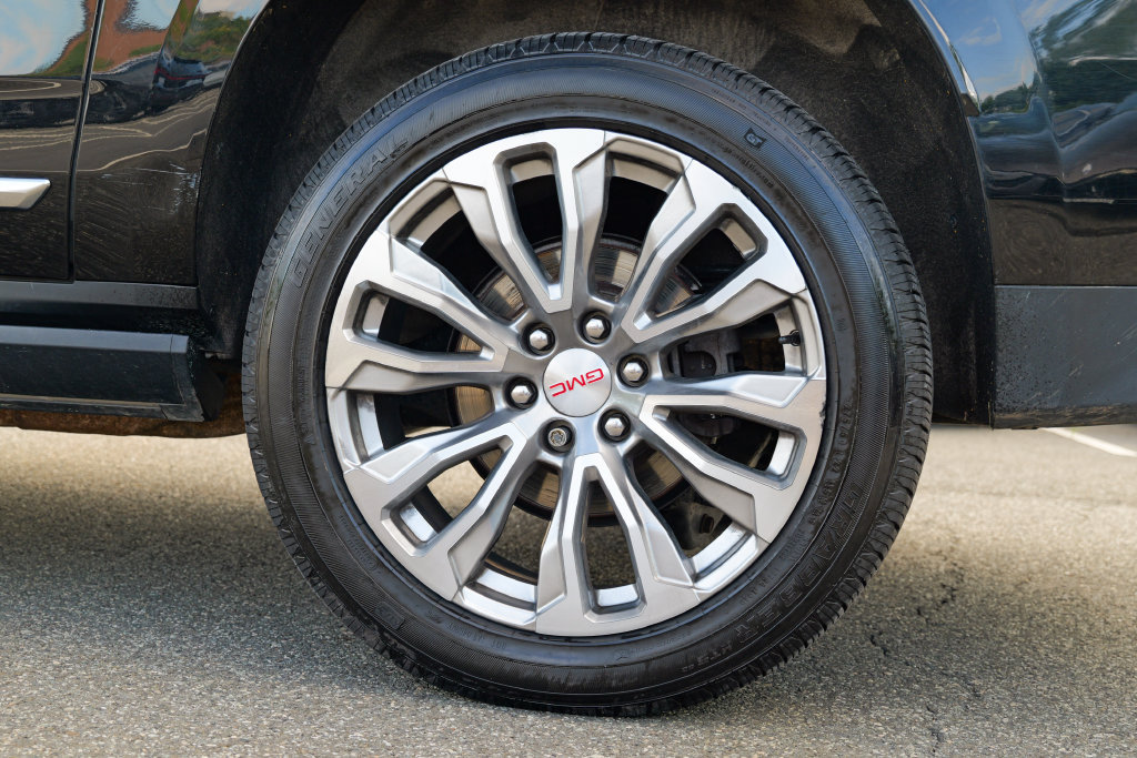 Used 2022 GMC Yukon XL Denali AWD/4WD image 14
