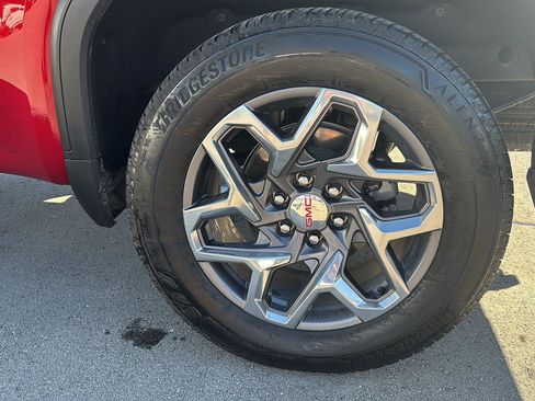 Used 2025 GMC Sierra 1500 SLT w/ SLT Premium Package image 10