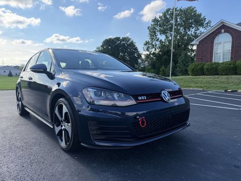 Used 2016 Volkswagen GTI SE w/ Lighting Package (SEL) FWD image 9