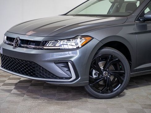 New 2025 Volkswagen Jetta SE image 6