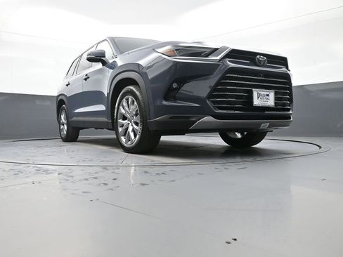 Certified 2025 Toyota Grand Highlander AWD image 31