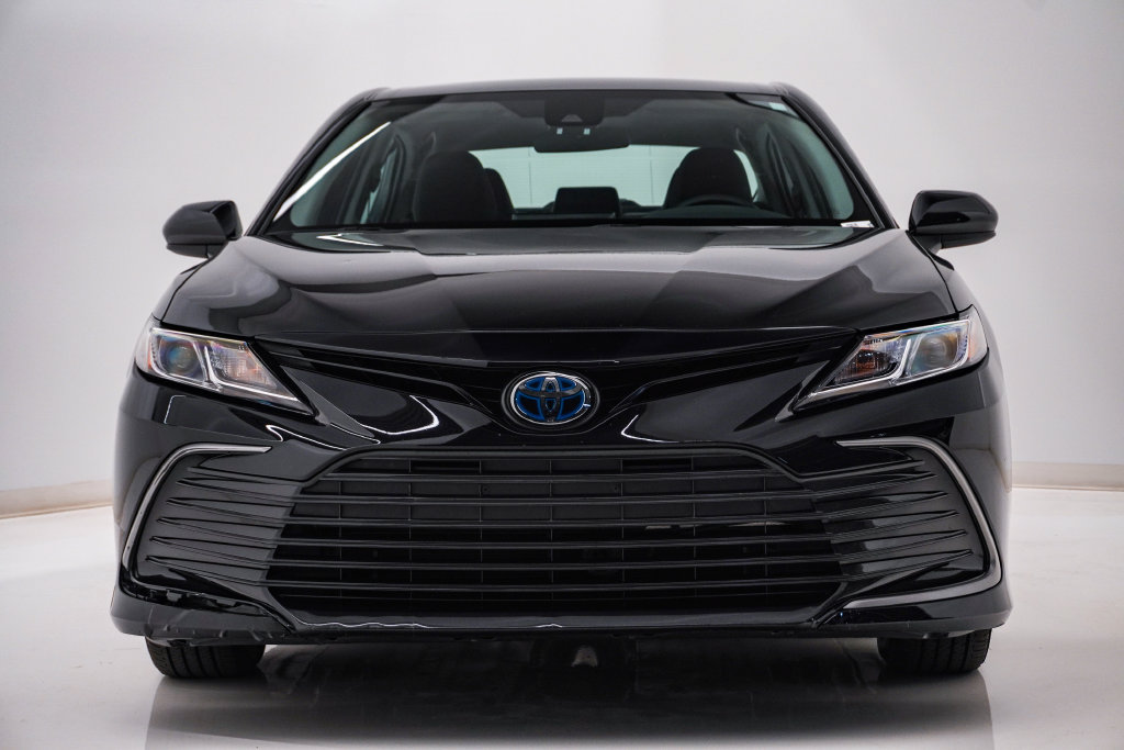 Used 2021 Toyota Camry LE FWD image 5