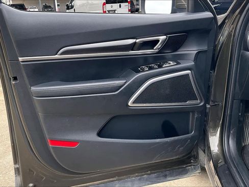 Used 2025 Kia Telluride S AWD/4WD image 21
