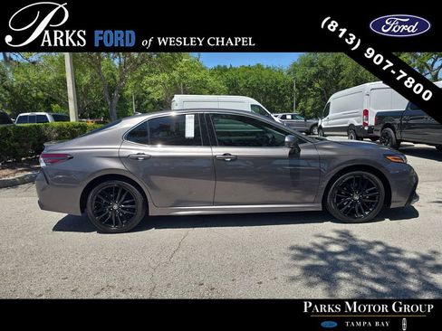 Used 2024 Toyota Camry XSE FWD image 3