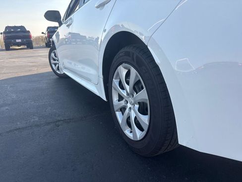 Used 2023 Toyota Corolla LE FWD image 5