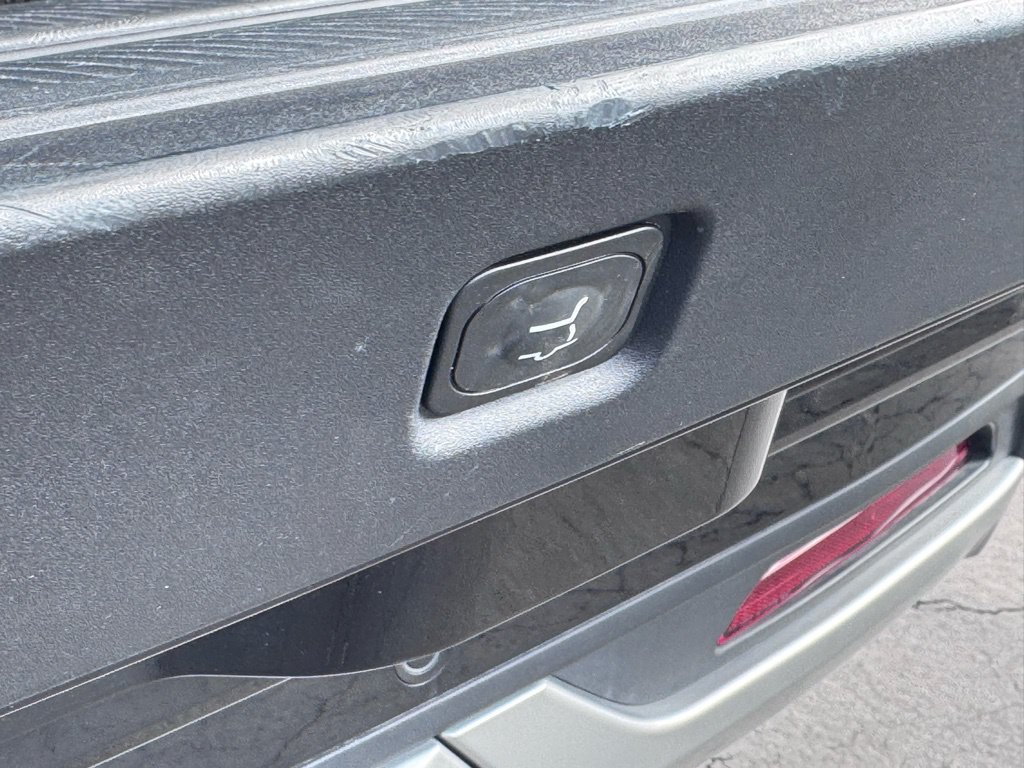 Used 2025 Ford Expedition Platinum AWD/4WD image 32