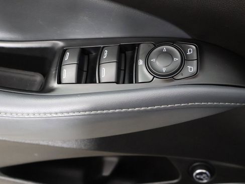 Used 2023 Buick Enclave Essence image 37