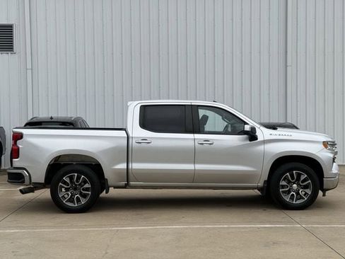 Used 2022 Chevrolet Silverado 1500 LT image 3
