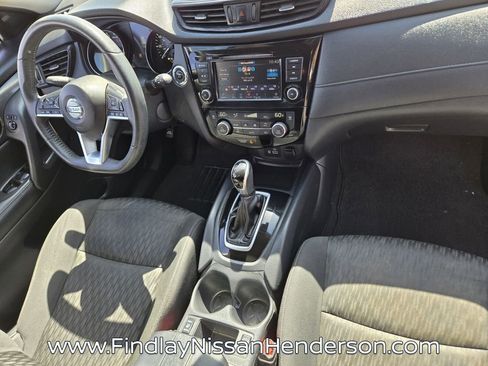 Used 2020 Nissan Rogue SV FWD image 16