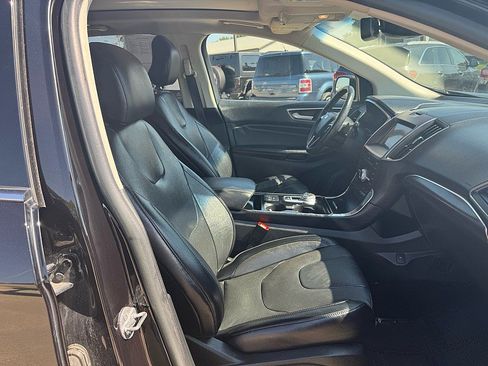 Used 2019 Ford Edge Titanium w/ Equipment Group 301A AWD/4WD image 20