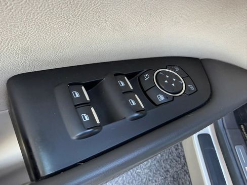 Used 2017 Lincoln MKX Reserve FWD image 32