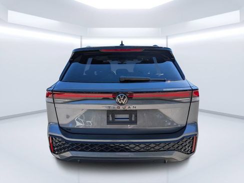 New 2026 Volkswagen Tiguan SE R-Line FWD image 4