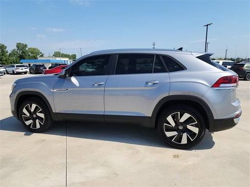 New 2026 Volkswagen Atlas Cross Sport SE image 7