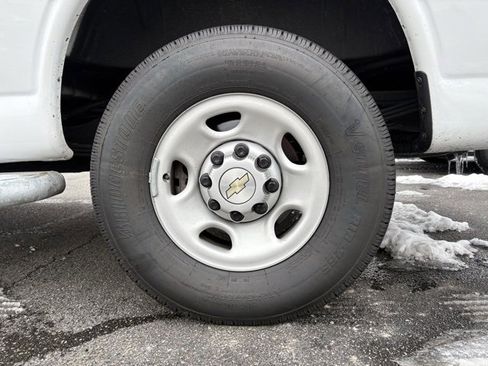 Used 2024 Chevrolet Express 2500 w/ Driver Convenience Package image 14